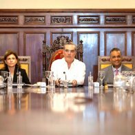 Abinader conoce estatus de proyectos del Gobierno en consejo ministros y directores