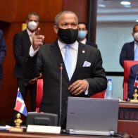 Héctor Acosta cuestiona que se envíe a comisión proyecto de Ley para eliminar pago de reinscripción