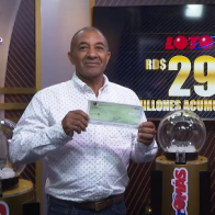 ¡Corona'o! Profesor se convierte en el ganador de 29 millones de la Loto