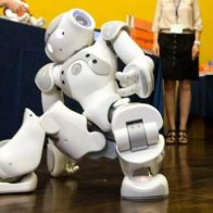 Google muestra robots capaces de comprender órdenes y servir a sus dueños