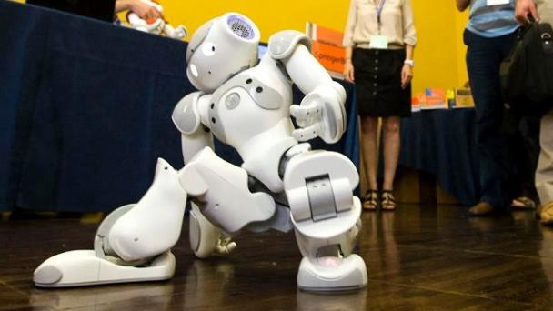 Google muestra robots capaces de comprender órdenes y servir a sus dueños