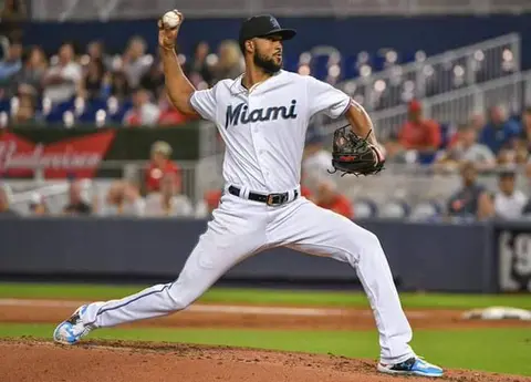 Dominicano Sandy Alcántara, favorito para ganar como mejor picher, según encuesta de MLB