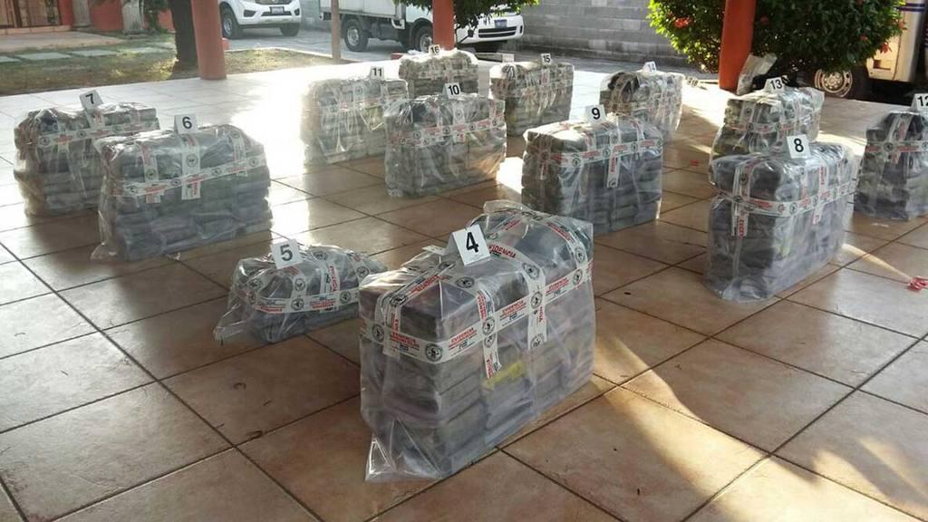 Hallan un cargamento de cocaína adherido al casco de un buque en Costa Rica