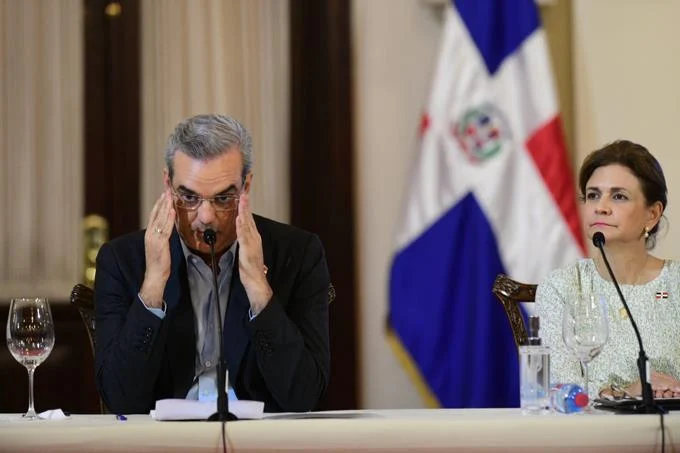 Abinader dice que los haitianos "no han sido capaces" de lograr la paz
