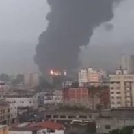Un rayo provoca un incendio en una refinería en el este de Venezuela