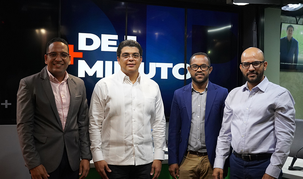 Durante entrevista a director CAASD en Más de Un Minuto.