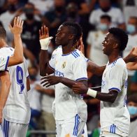 El Real Madrid afianza su liderato con victoria frente Real Betis (2-1)