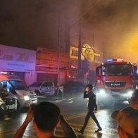 Ascienden a 33 los muertos por incendio en un karaoke en Vietnam