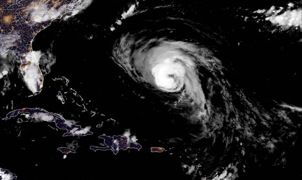 Earl puede convertirse el viernes en el primer huracán mayor del Atlántico