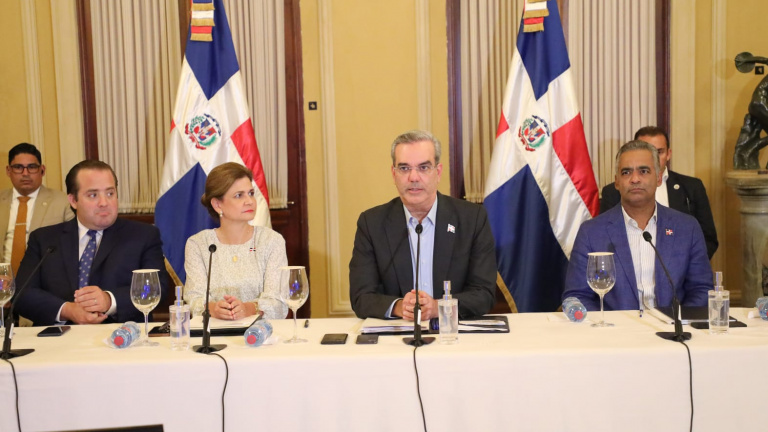 Abinader autoriza instituciones a realizar compras de emergencias