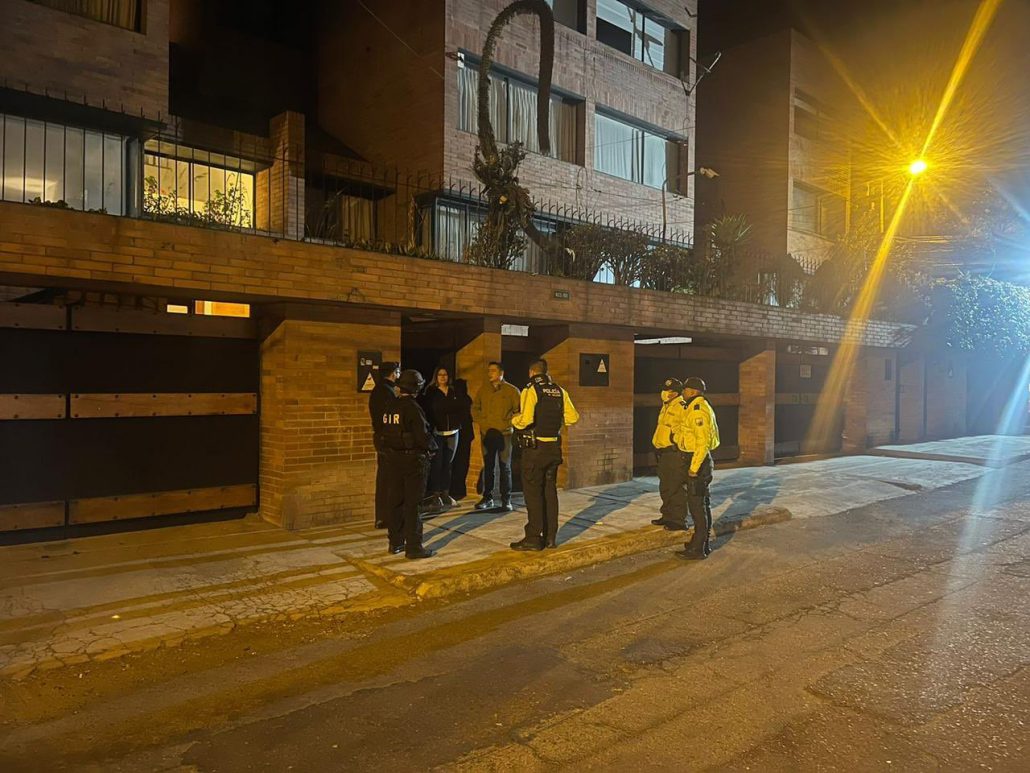 Investigan detonaciones fuera de domicilio de legislador ecuatoriano