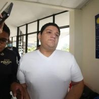 Procesan a tuitero por "desacato" contra Bukele en El Salvador