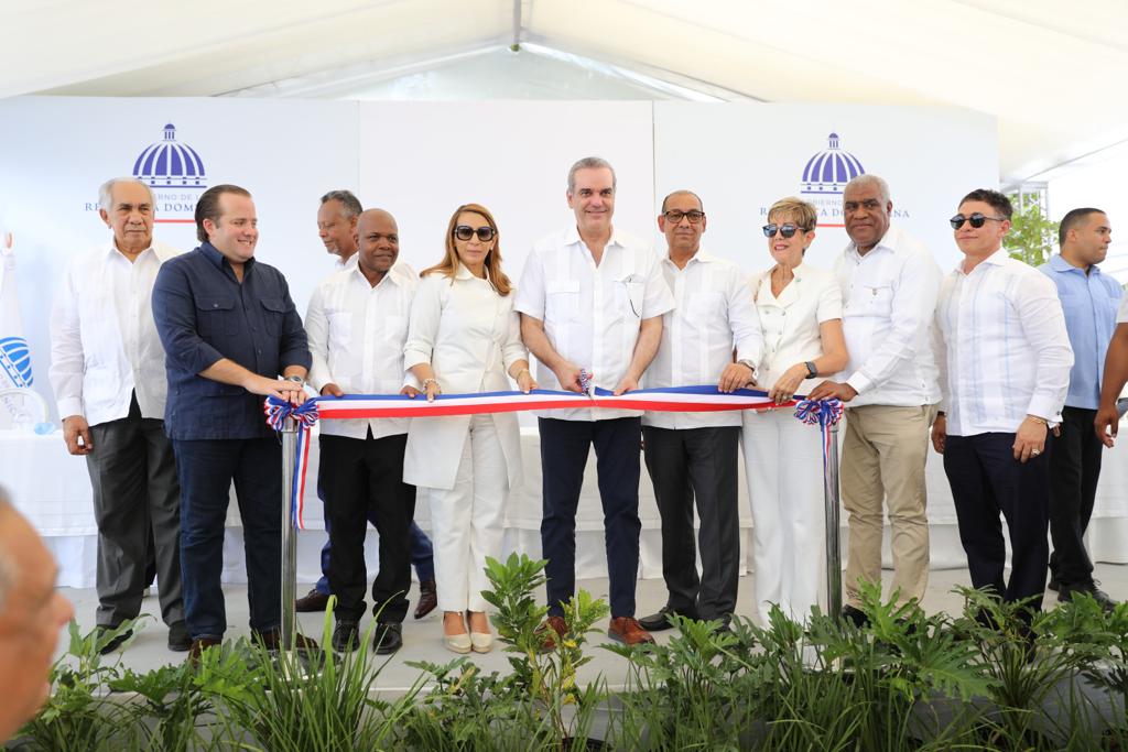 Abinader inaugura obras en Puerto Plata