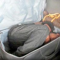 Desmantelan en EEUU red que transportaba a migrantes en maletas