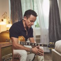 Fonseca, un “viajante” que trae una maleta de canciones a Santo Domingo