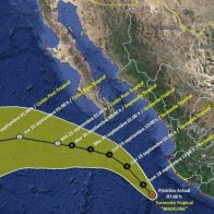 Tormenta Madeline sigue su paso frente a costas de Jalisco en México