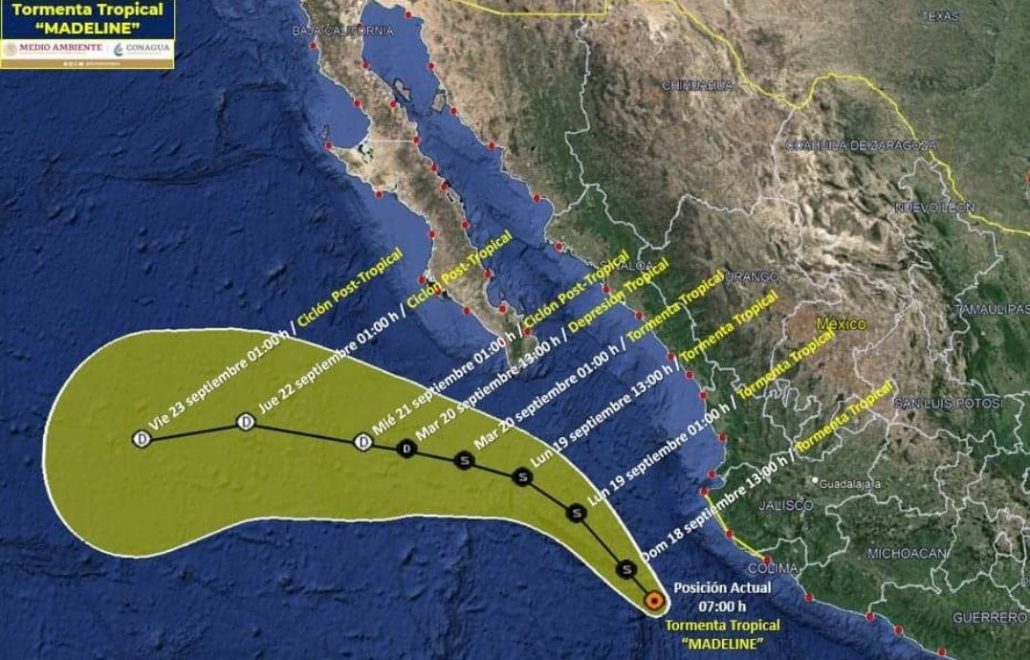 Tormenta Madeline sigue su paso frente a costas de Jalisco en México