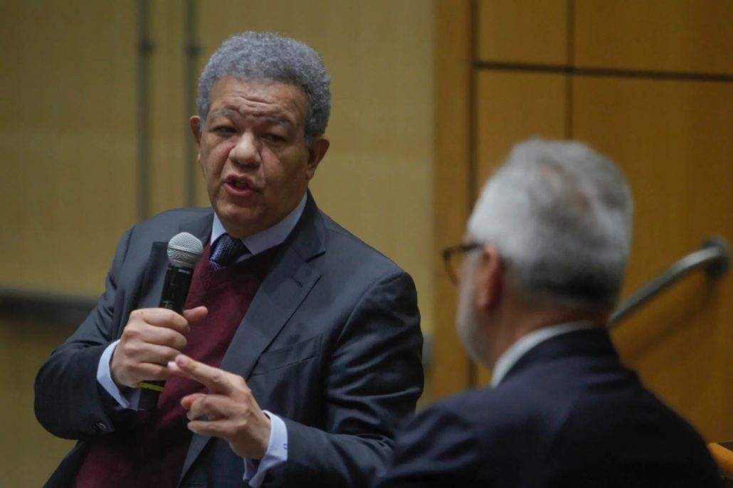 Expertos alertan sobre el deterioro democrático en Latinoamérica