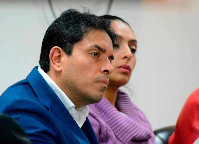 Condenan a 8 años de cárcel a exfiscal colombiano por corrupción