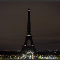 La icónica Torre Eiffel apagará sus luces en homenaje a la reina Isabel II