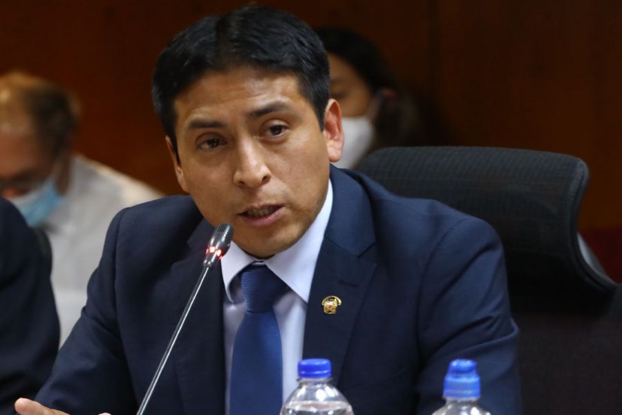 Suspenden por 120 días a diputado en Perú acusado de violación sexual
