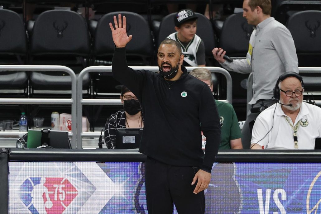 Celtics suspenden un año a técnico Ime Udoka por "violar reglas internas"
