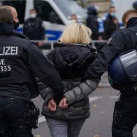 Detienen una mujer de 75 años que planeaba actos terroristas en Alemania