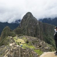 Arrestan un turista estadounidense por tomarse fotografías desnudo en Machu Picchu