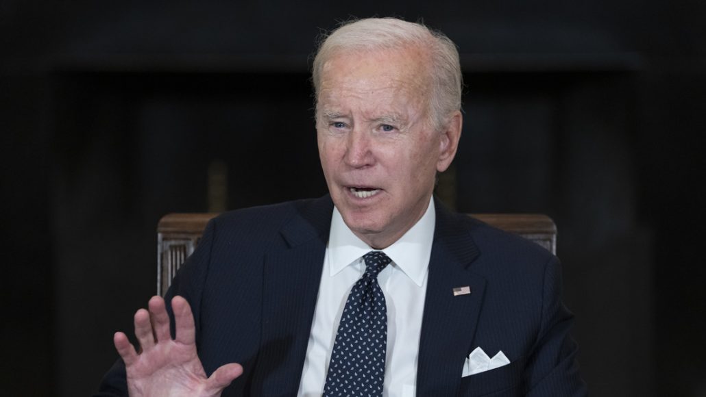 Biden afirma que la economía de EEUU "estaba en ruinas" cuando asumió el cargo