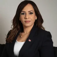 Karen Ricardo votará este domingo en la escuela Belice