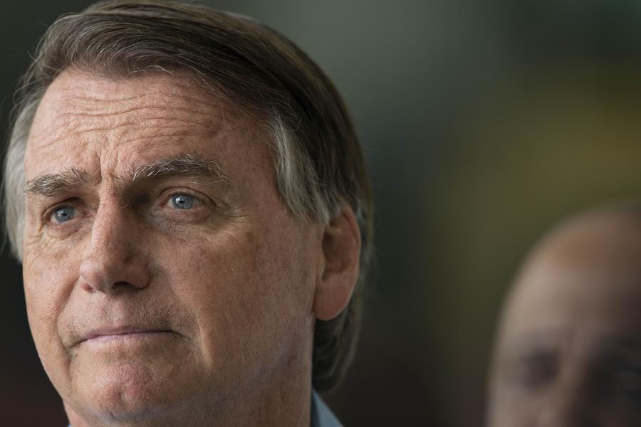 Bolsonaro insinúa que existen maniobras electorales