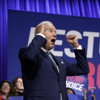 Biden usa el aborto