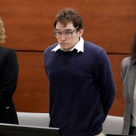 Autor de masacre en Florida es sentenciado a cadena perpetua, no a muerte
