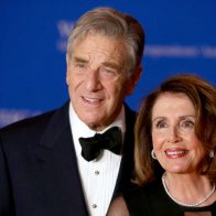 Nancy Pelosi y su esposo