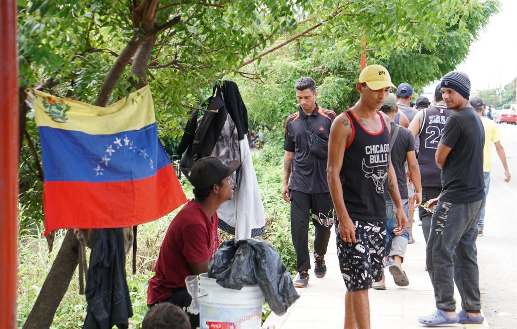 Venezolanos quedan a la deriva en el sur mexicano por nuevo plan migratorio