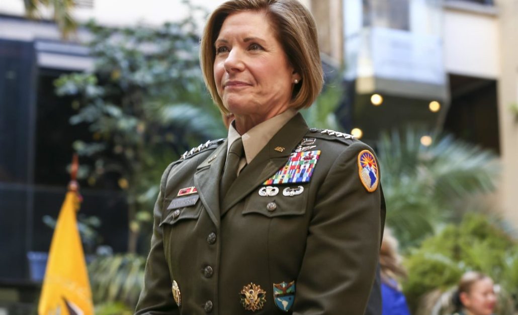 Jefa de Comando Sur y ministro de Defensa abordan cooperación