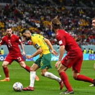 Australia se impone ante Dinamarca 1-0 y consigue su pase a octavos de final
