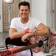 Carlos Vives álbum Tumbando Muros