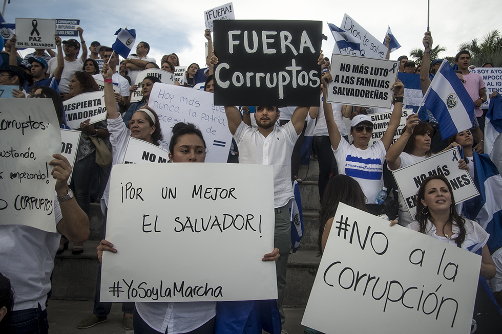 Presentan demanda contra una ley que "promueve la corrupción” en El Salvador