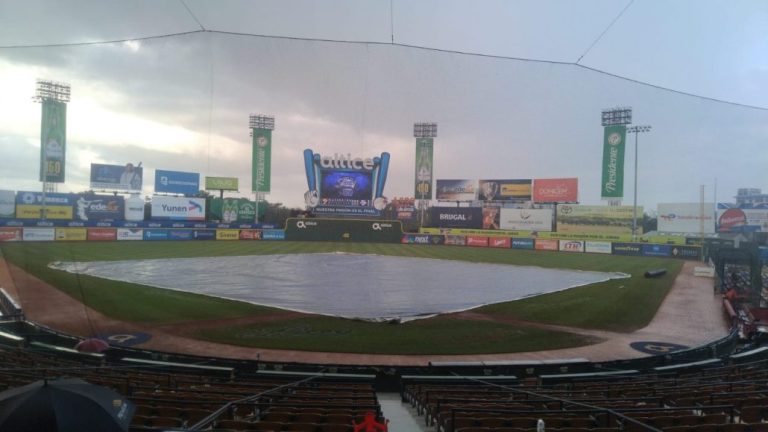 ¡Peligra juego entre Águilas y Licey! colocan lona en el Quisqueya por las lluvias 6 | Noticias de hoy en República Dominicana IMG 20221120 WA0055 | Noticias de hoy en De Último Minuto