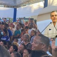 Moradores de Invivienda piden a Abinader reelegirse