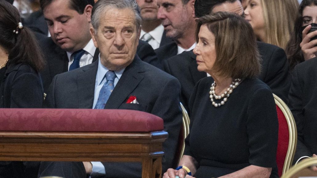 El hombre acusado de agredir al esposo de Nancy Pelosi se declara no culpable