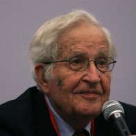 Chomsky equipara la invasión de Ucrania