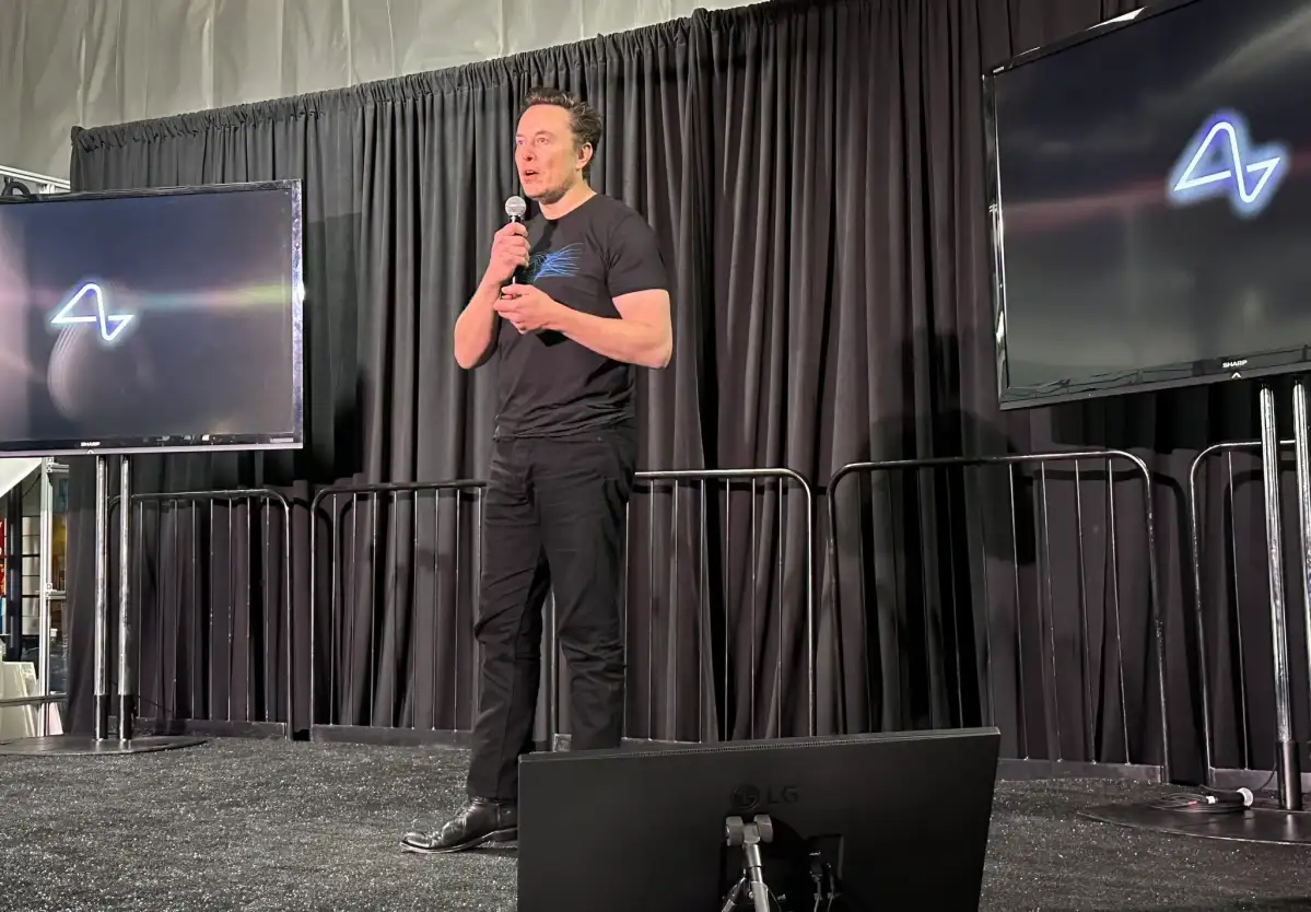 Musk quiere implantar chips cerebrales en humanos