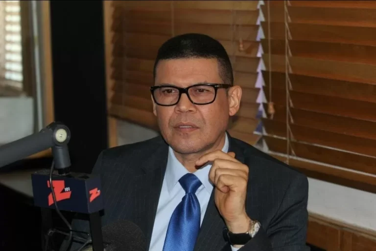 Ricardo Nieves.