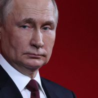 Francia criticó este viernes, como una nueva prueba de "cinismo" por parte de Vladímir Putin, el anuncio de un alto el fuego unilateral de 36 horas en toda la línea de frente e insistió en que Rusia demuestra desde la invasión de Ucrania en febrero que no quiere la paz.