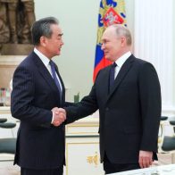 EEUU avisa a China que habrá "consecuencias" si estrecha sus lazos con Rusia