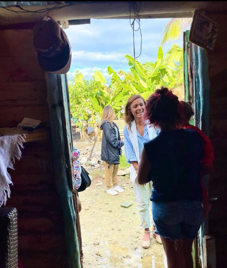 Directora del programa social "Cabarete Puede" realiza recorrido en el distrito municipal 9 | Noticias de hoy en República Dominicana IMG 20230203 WA0078 | Noticias de hoy en De Último Minuto