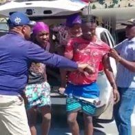 Apresan a conductor que transportaba a trece haitianos en situación irregular