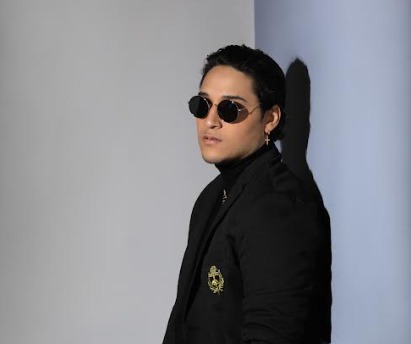 Tommy Alva sube carrera con estreno de tema “RC2”